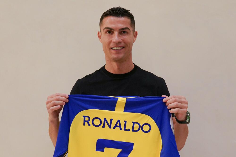 Sedmice Ronaldo ne fali samo u ekstremnim veličinama dresova, Foto: twitter.com/AlNassrFC