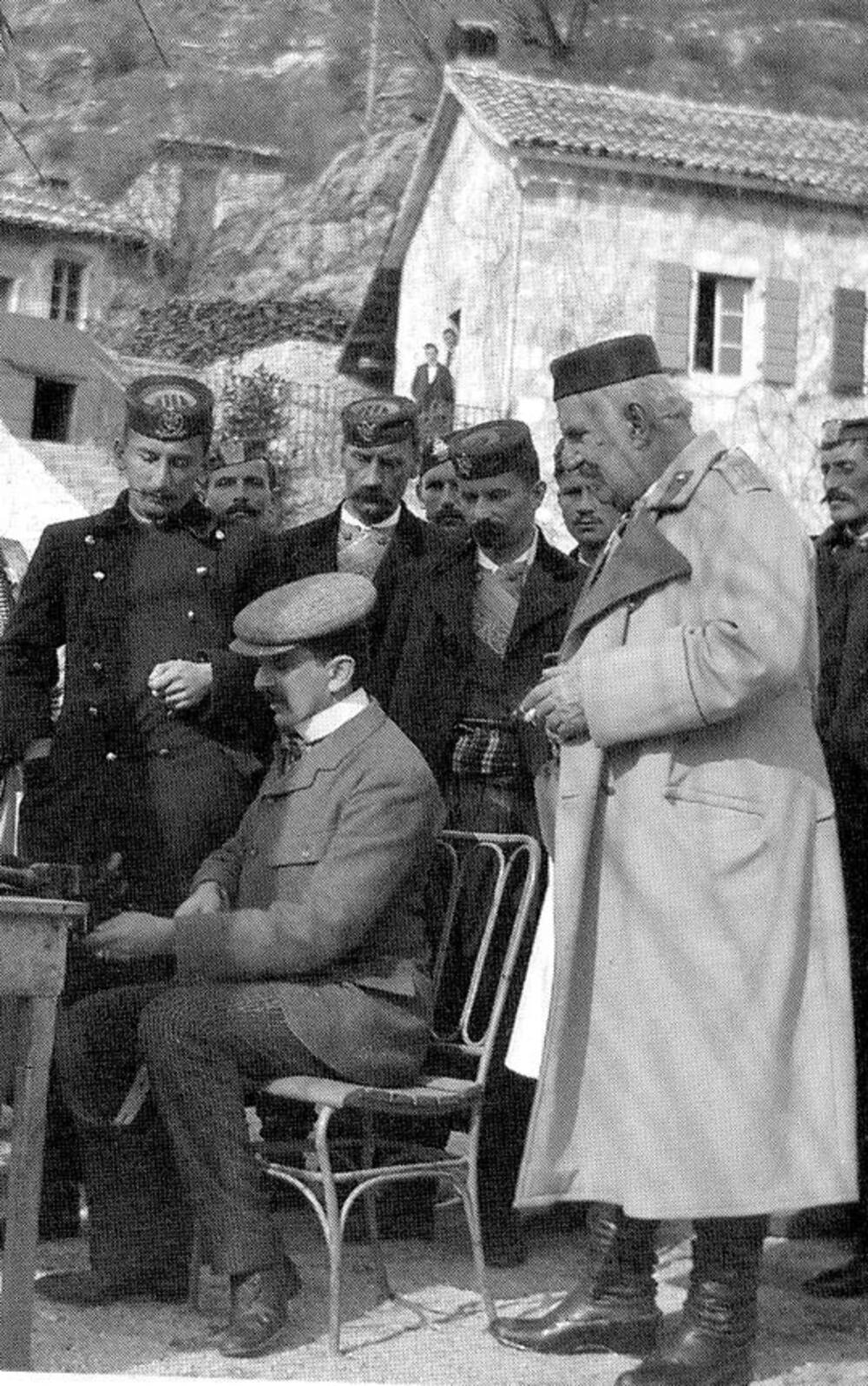 Kralj Nikola sa sinovima tokom akcija u Prvom svjetskom ratu