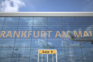 Njemački aerodromi paralisani zbog štrajka osoblja: "Inflacija i...