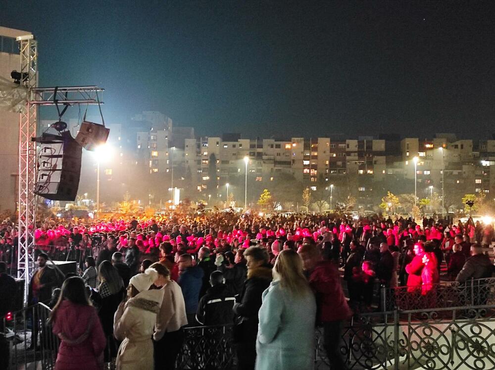 <p>"Večeras smo sabrani da nastavimo svijetlu tradiciju predaka", rekao je Joanikije</p>