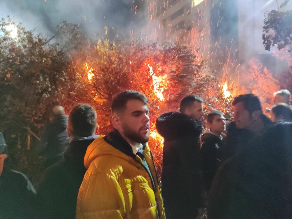 <p>"Večeras smo sabrani da nastavimo svijetlu tradiciju predaka", rekao je Joanikije</p>