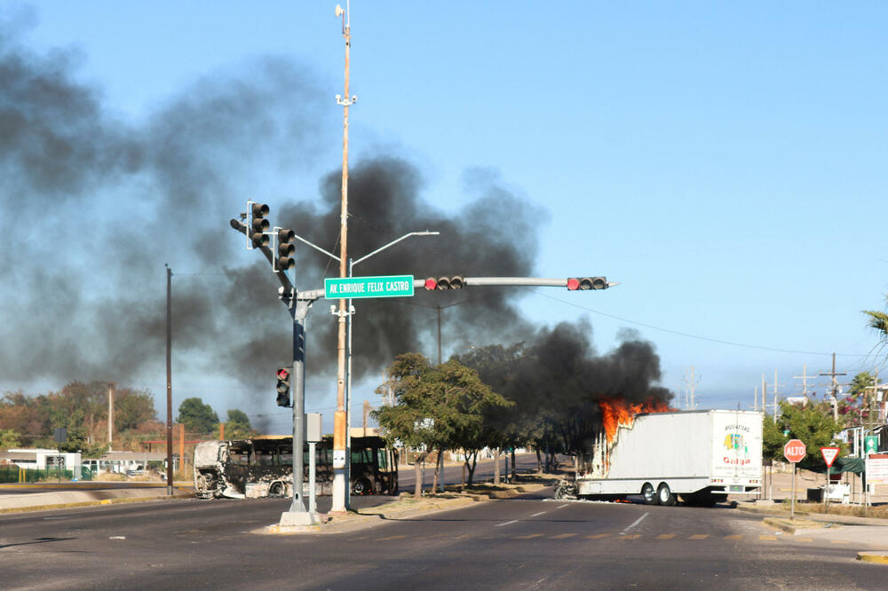 <p>Prema podacima američke i meksičke vlade, Guzman je među svojom braćom počeo da preuzima sve istaknutiju ulogu u nastavljanju biznisa njihovog uhapšenog oca "El Čapa" Guzmana, zajedno sa dugogodišnjim bosom narkokartela Sinaloa, Ismaelom "El Majom" Zambadom</p>