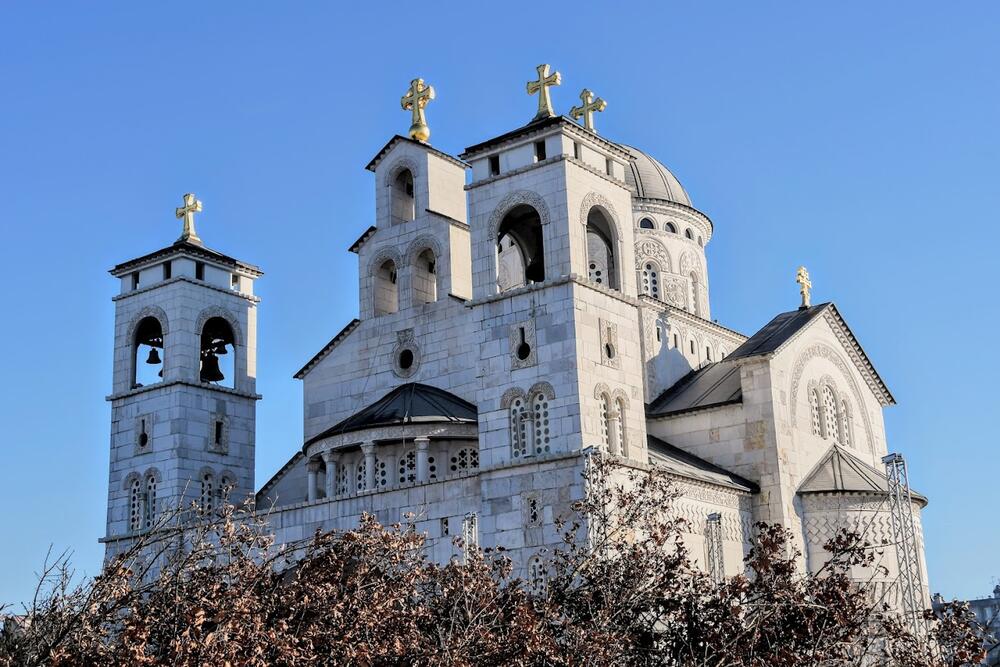 <p>Mitropolit crnogorsko-primorski vjernicima čestitao Božić, uz želju da radost ovoga praznika uđe u sve domove i porodice</p>