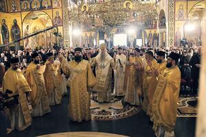 FOTO/VIDEO Božićna liturgija u hramu u Podgorici