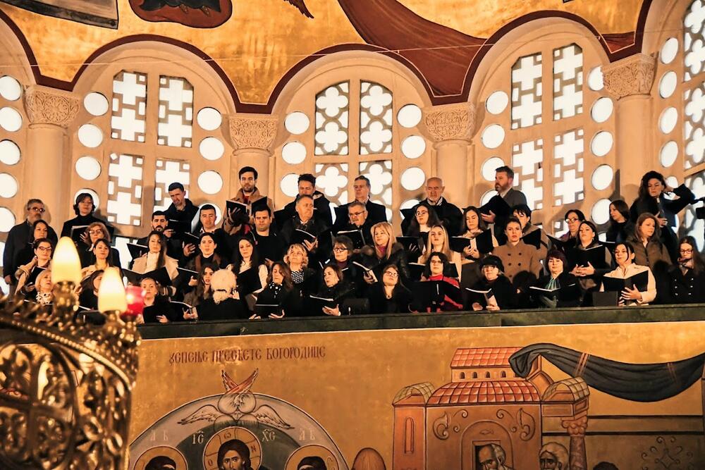 <p>Mitropolit crnogorsko-primorski vjernicima čestitao Božić, uz želju da radost ovoga praznika uđe u sve domove i porodice</p>