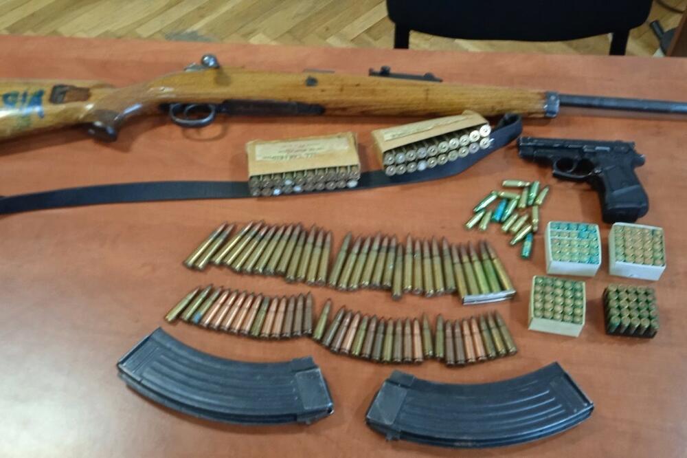 Oduzeto naoružanje, Foto: Uprava policije