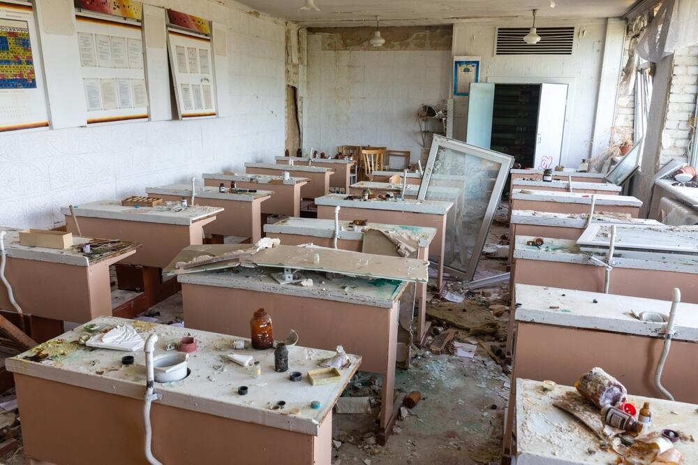 Uništena škola u Černigovu, Foto: Shutterstock