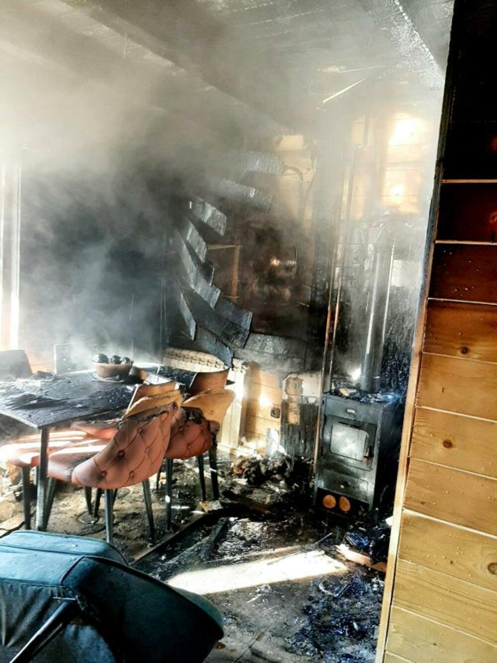 <p>U kući u vrijeme izbijenja požaram nije bilo ljudi</p>