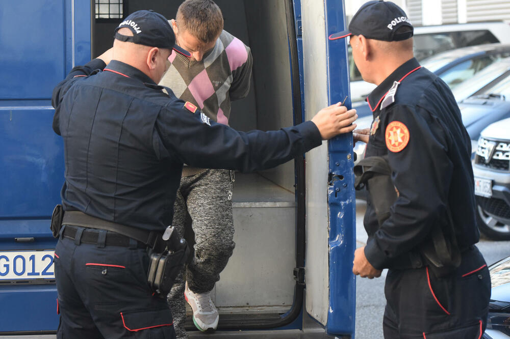 Osumnjičeni za pokušaj ubistva Brkovića nakon hapšenja: Vuković, Foto: SAVO PRELEVIC