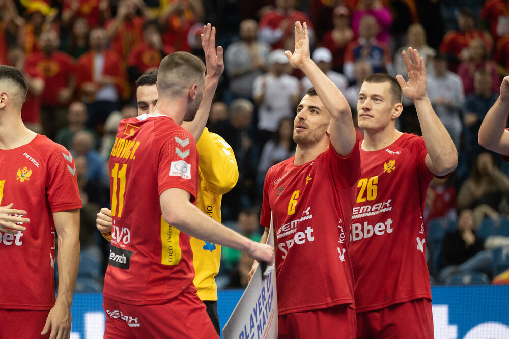 Zajedno dali 19 golova: Branko i Miloš Vujović nakon utakmice, Foto: IHF