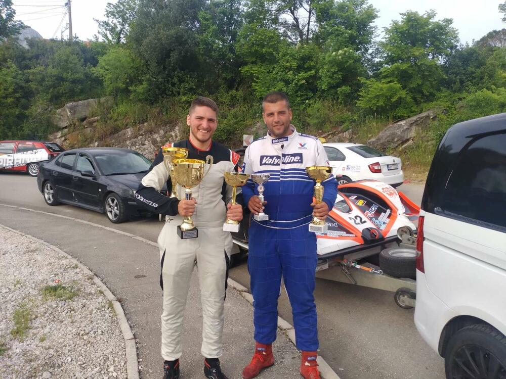 Uspješan i u pravim i na virtuelnim trkama: Vujović na jednom od šampionata