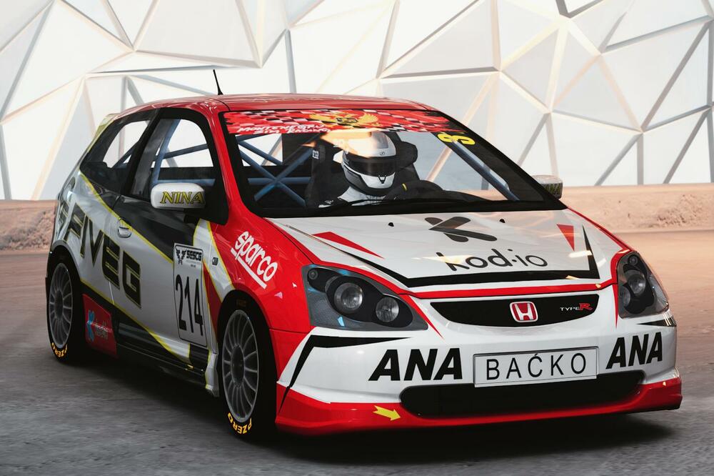 Honda koju Baćko Vujović vozi na virutelnoj stazi, Foto: Privatna arhiva