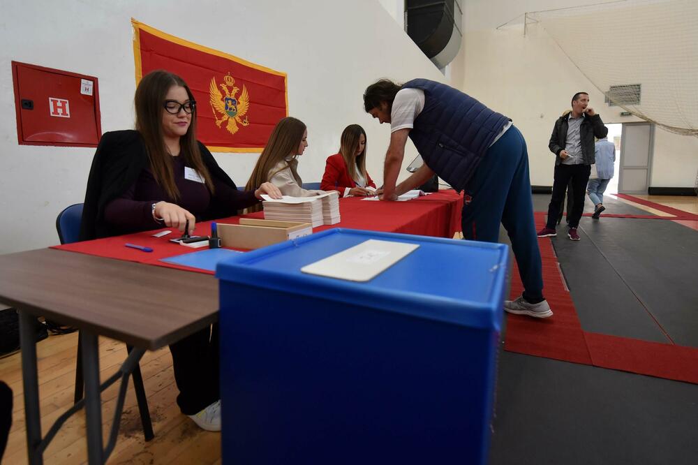 Na birališta kad se skrati mandat parlamentu, Foto: Boris Pejović