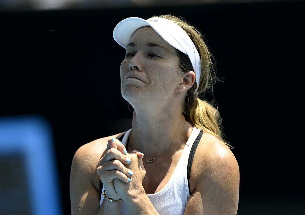 <p>U Melburnu je kasno sinoć i rano jutros po srednjjevropskom vremenu počeo Australijan open, prvi grend slem u sezoni. Kako je prošao prvi dan, dijelom dočaravaju fotografije Rojtersa.</p>