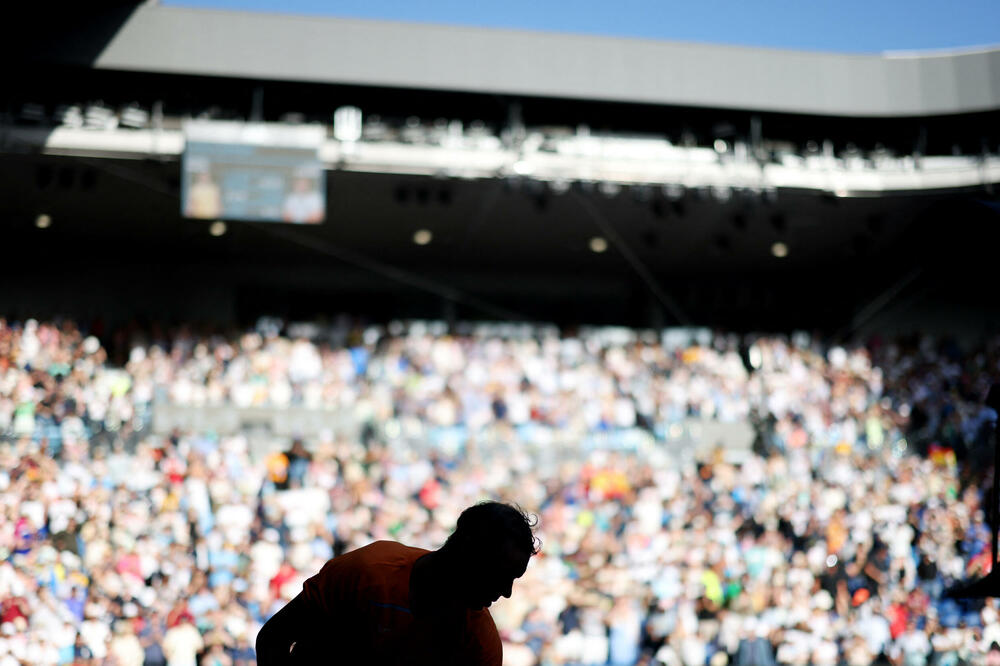 <p>U Melburnu je kasno sinoć i rano jutros po srednjjevropskom vremenu počeo Australijan open, prvi grend slem u sezoni. Kako je prošao prvi dan, dijelom dočaravaju fotografije Rojtersa.</p>