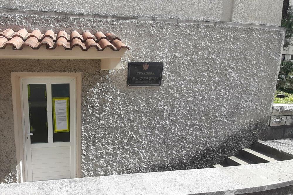 Prostorije katastra u Tivtu, Foto: Siniša Luković