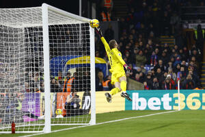 Palace ended United's streak in a photo finish (VIDEO)