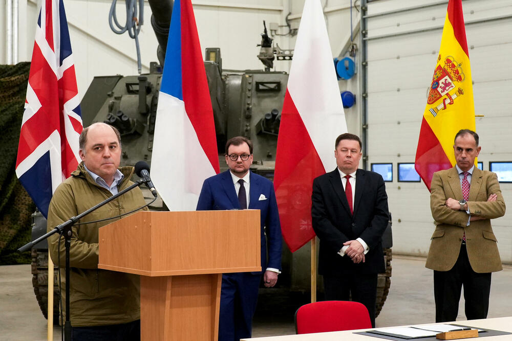 Britanski ministar odbrane sa baltičkim kolegama i predstavnicima drugih NATO članica u Estoniji 