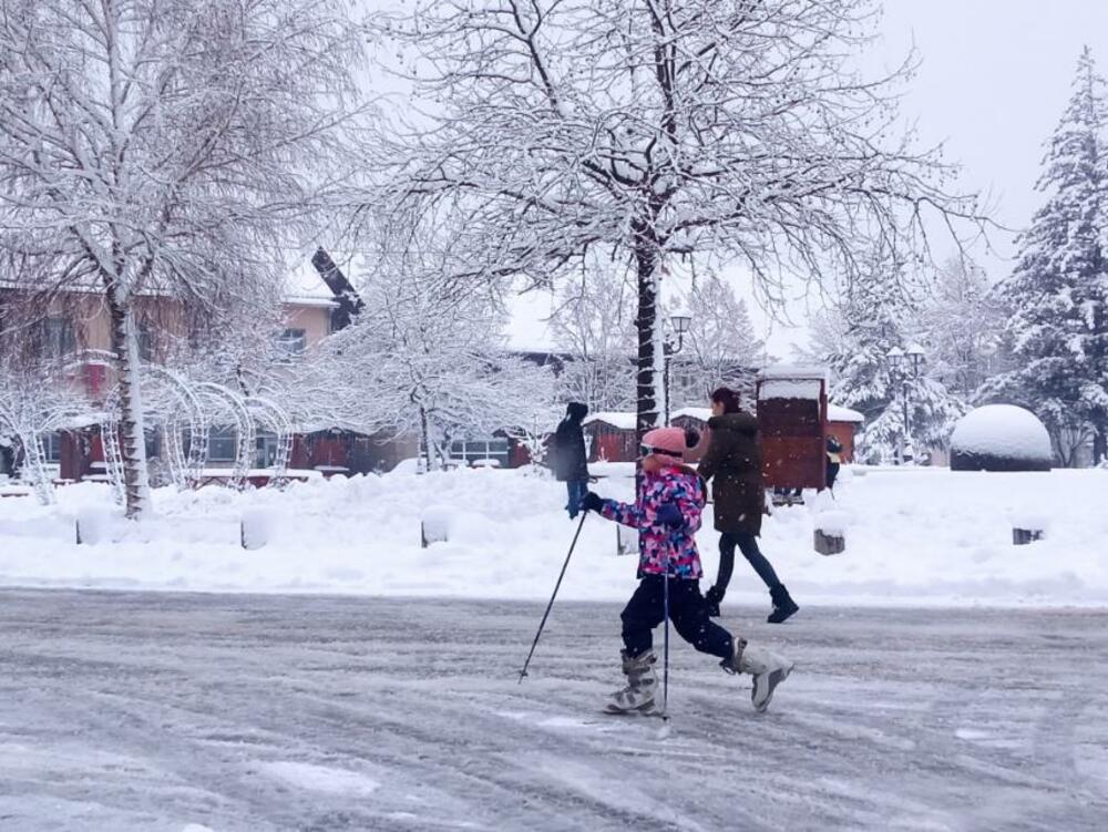 <p>"Nadamo se da će isto stanje biti i na saobraćajnicama za čije održavanje je zadužena država, kako bismo što spremnije dočekali turiste“, rekao je Martinović</p>