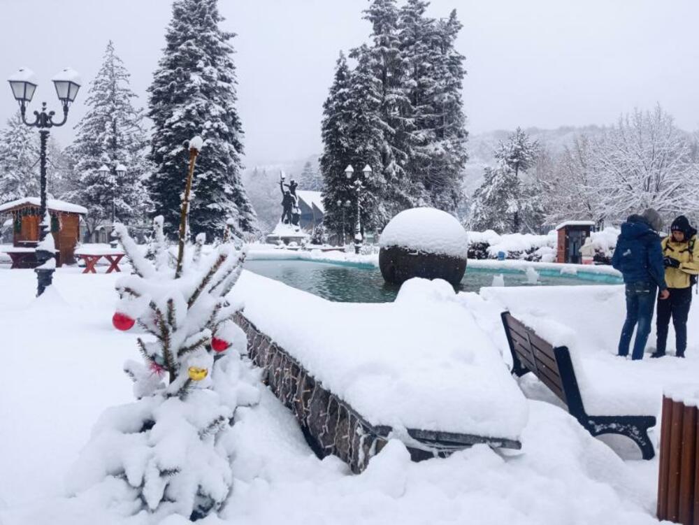 <p>"Nadamo se da će isto stanje biti i na saobraćajnicama za čije održavanje je zadužena država, kako bismo što spremnije dočekali turiste“, rekao je Martinović</p>