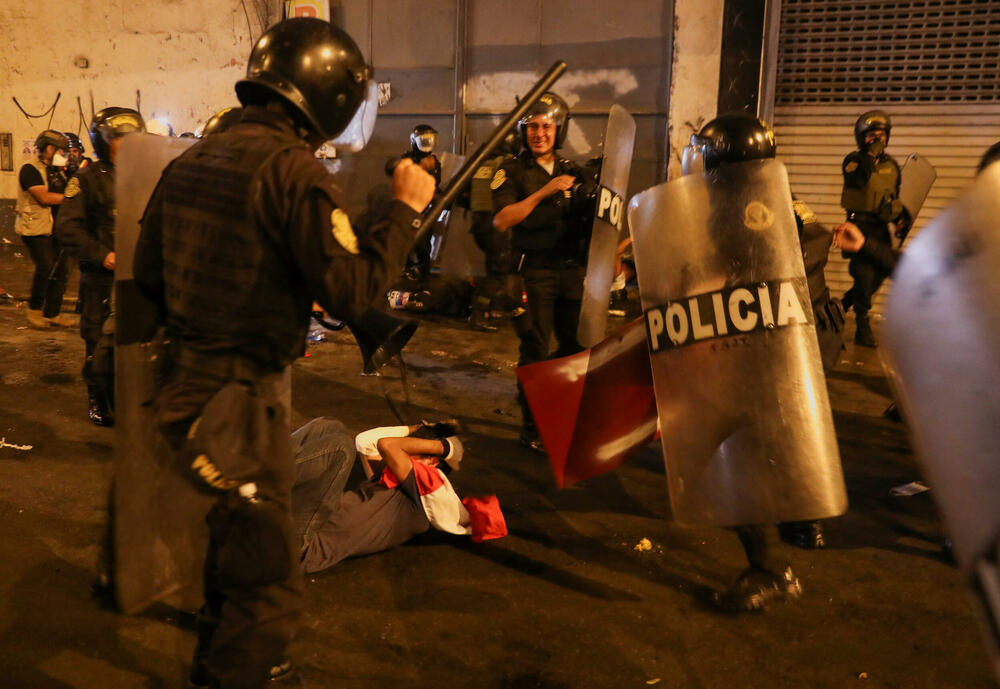 <p>U sukobima demonstranata i policije od početka krize u decembru stradalo je 46 osoba, a nekoliko stotina je povrijeđeno<br /> </p>