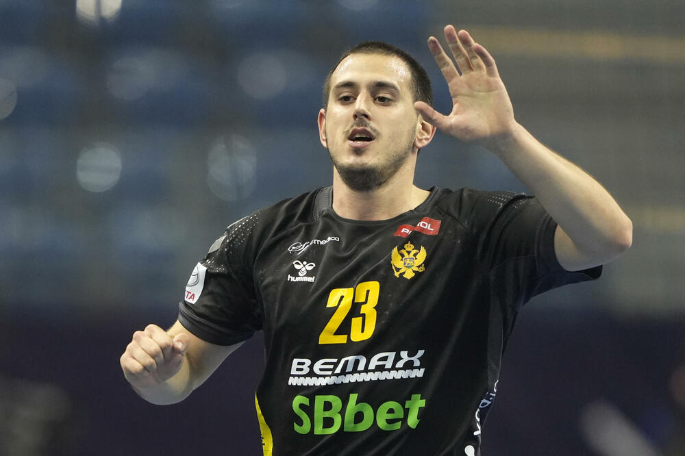 Božidar Simić na današnjoj utakmici, Foto: AP Photo/Piotr Hawalej