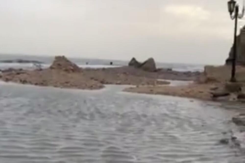 Nevrijeme napravilo haos: Skela, Foto: Samir Adrović