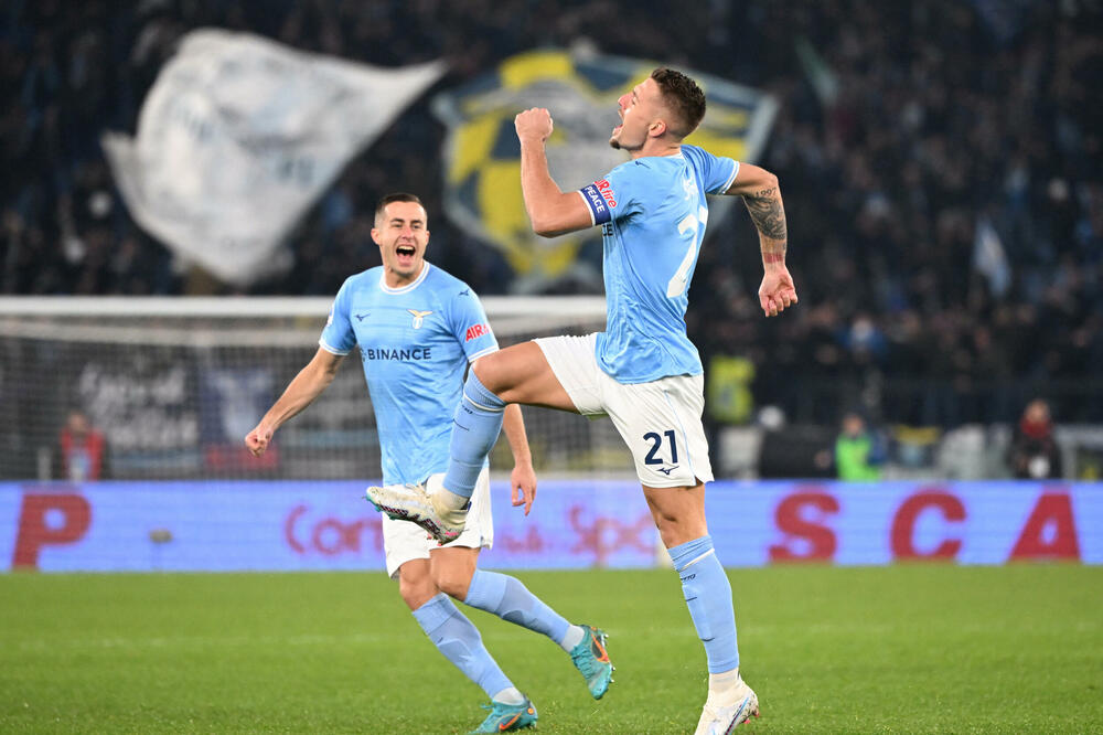 Slavlje Sergeja Milinković-Savića i Adama Marušića nakon prvog kola, Foto: REUTERS/Alberto Lingria