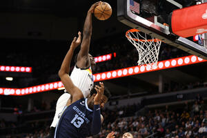 Entoni Edvards izveo potez večeri, njegov saigrač iz Minesote na...