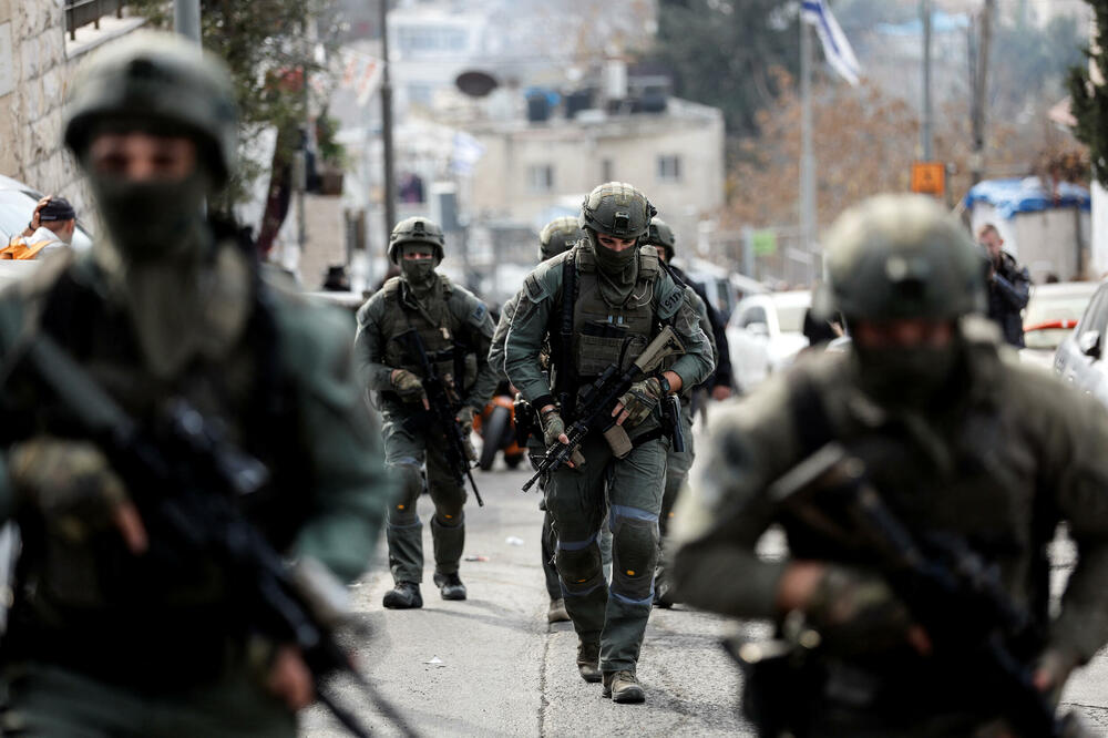 Izraelske snage bejzbjednosti kod Starog grada u Jerusalimu gdje se jutros dogodila pucnjava, Foto: Reuters