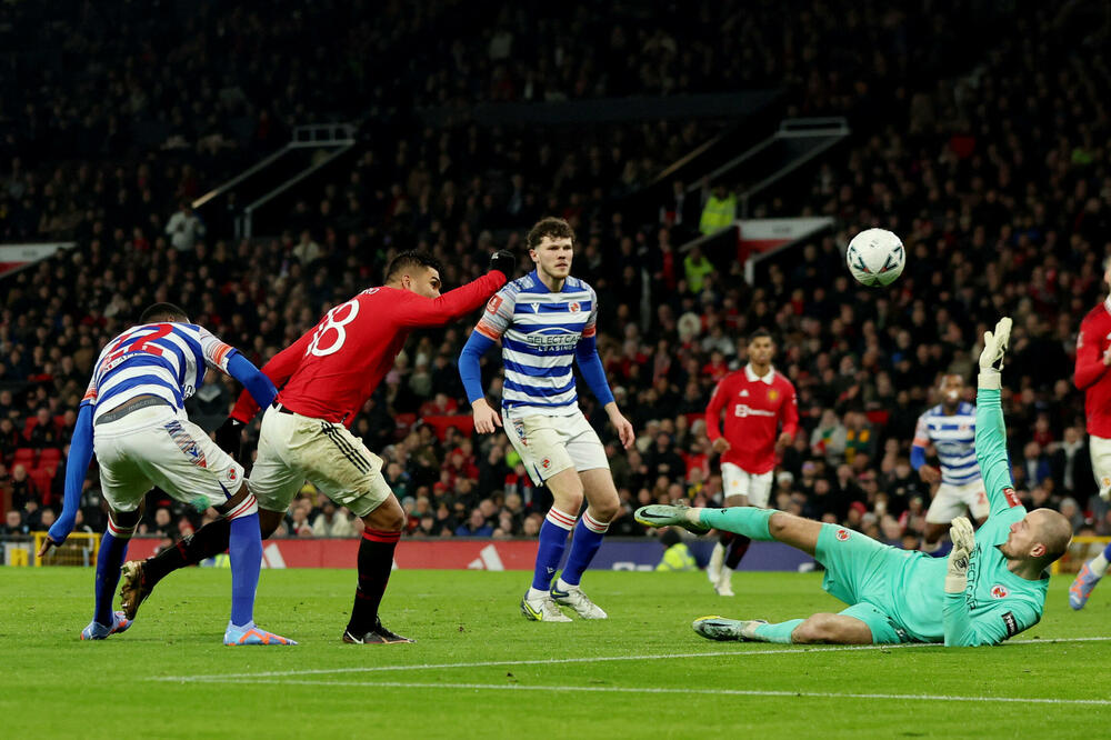 Kazemiro daje prvi gol protiv Redinga, Foto: REUTERS/Phil Noble
