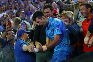 Đoković osvojio 10. titulu na Australijan openu i stigao Nadala na...