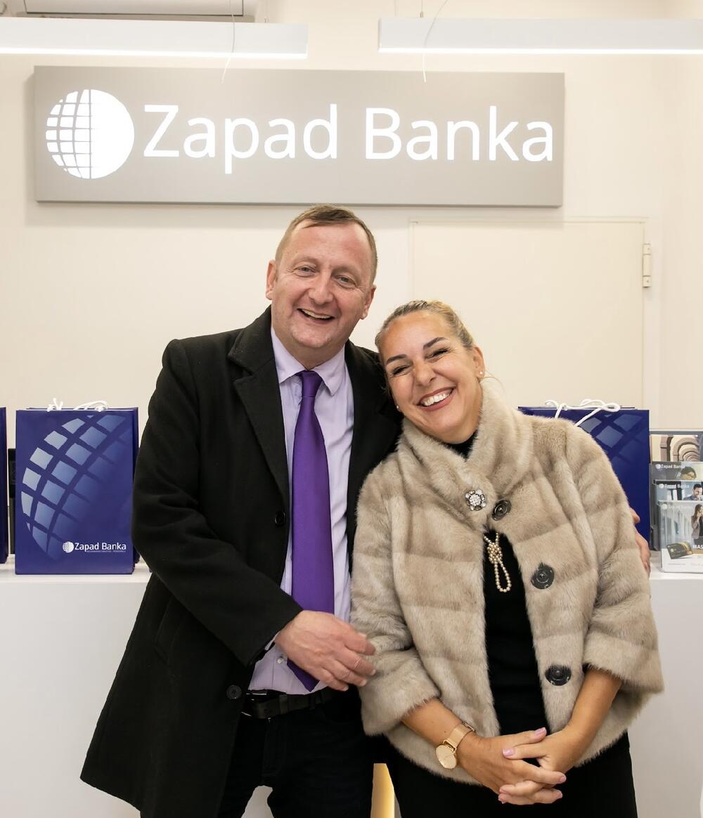 <p>Zapad banka AD Podgorica otvorila je vrata nove filijale u Kotoru na adresi - Put prvoboraca 201, u naselju Škaljari.</p>