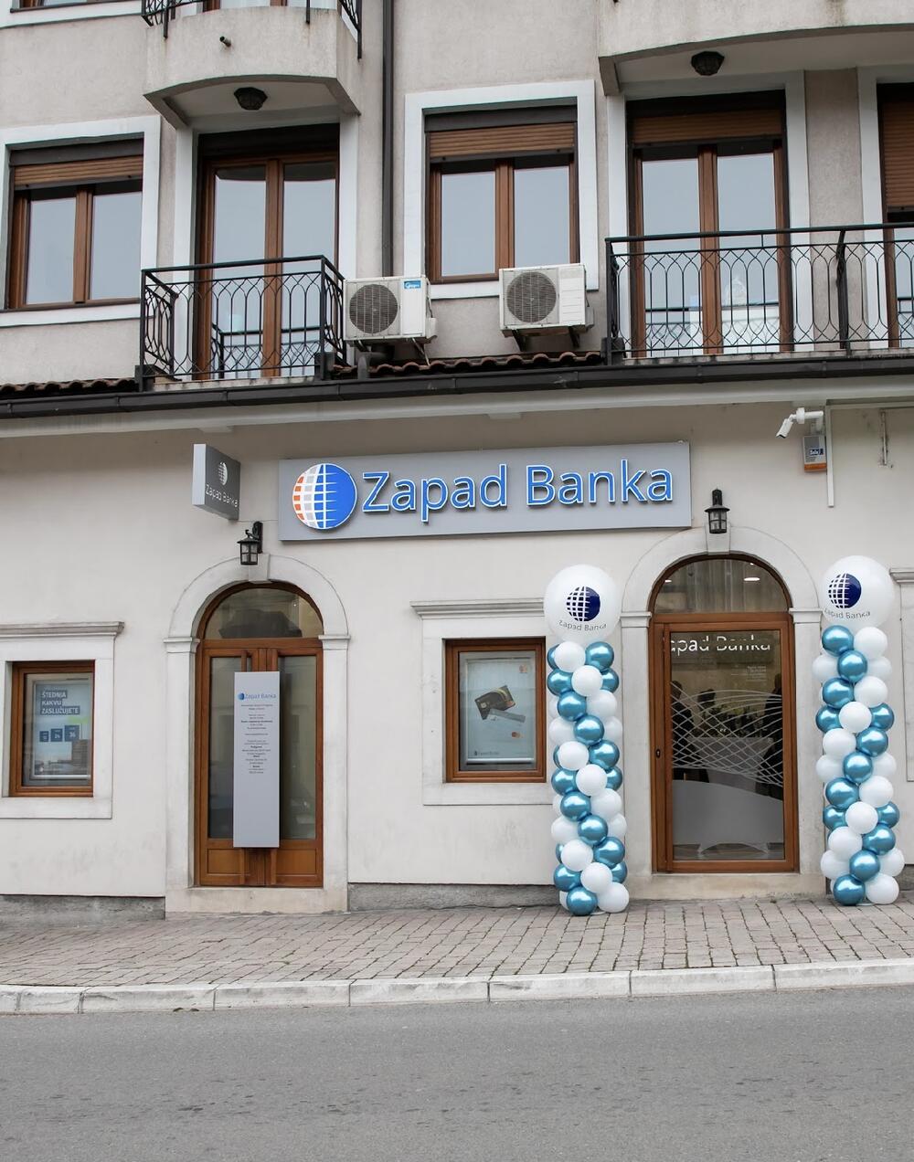 <p>Zapad banka AD Podgorica otvorila je vrata nove filijale u Kotoru na adresi - Put prvoboraca 201, u naselju Škaljari.</p>