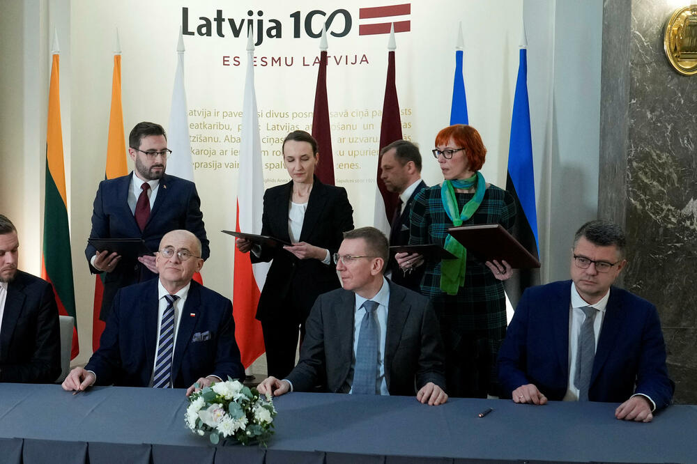 Šefovi diplomatija Letonije, Poljske, Estonije i Litvanije nakon jučerašnjeg sastanka u Rigi, Foto: Rojters