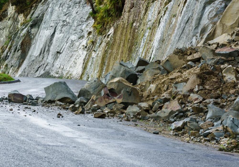 AMSCG: Oprezno zbog odrona