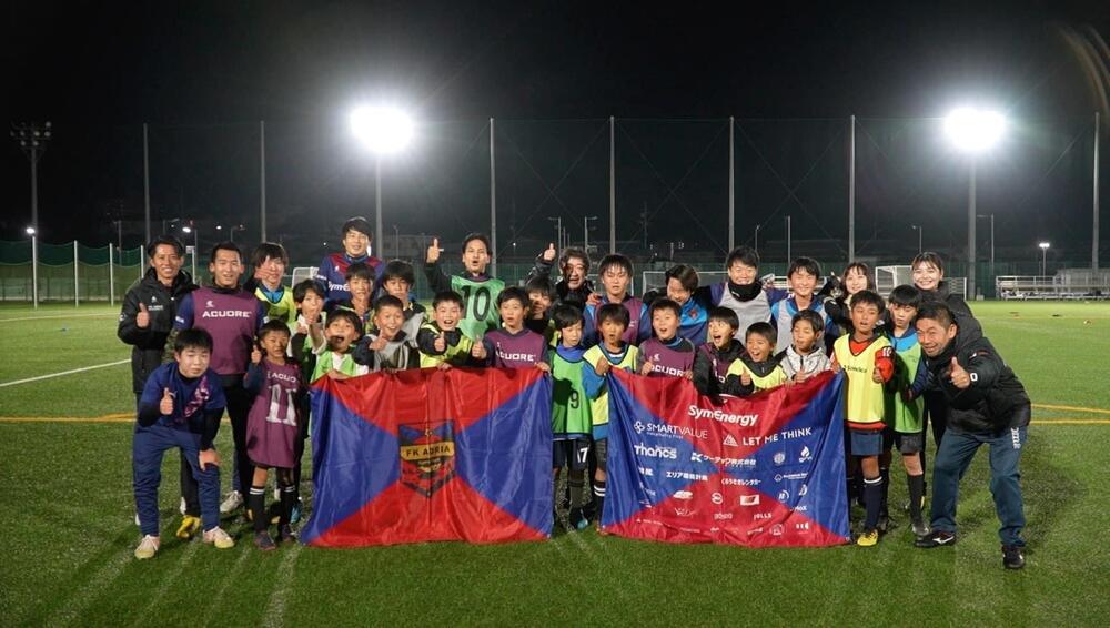 Najmlađi japanski fudbaleri u Crnoj Gori, sa trenerom Osakom Takafumijem