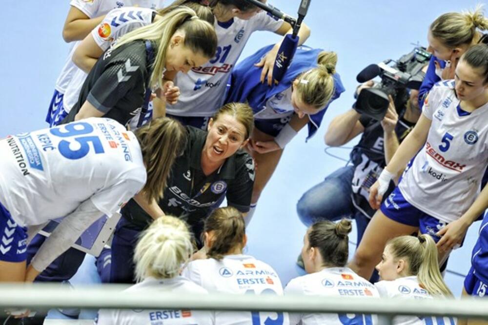 Bojana Popović i Maja Savić tokom ranijih sezona, Foto: EHF