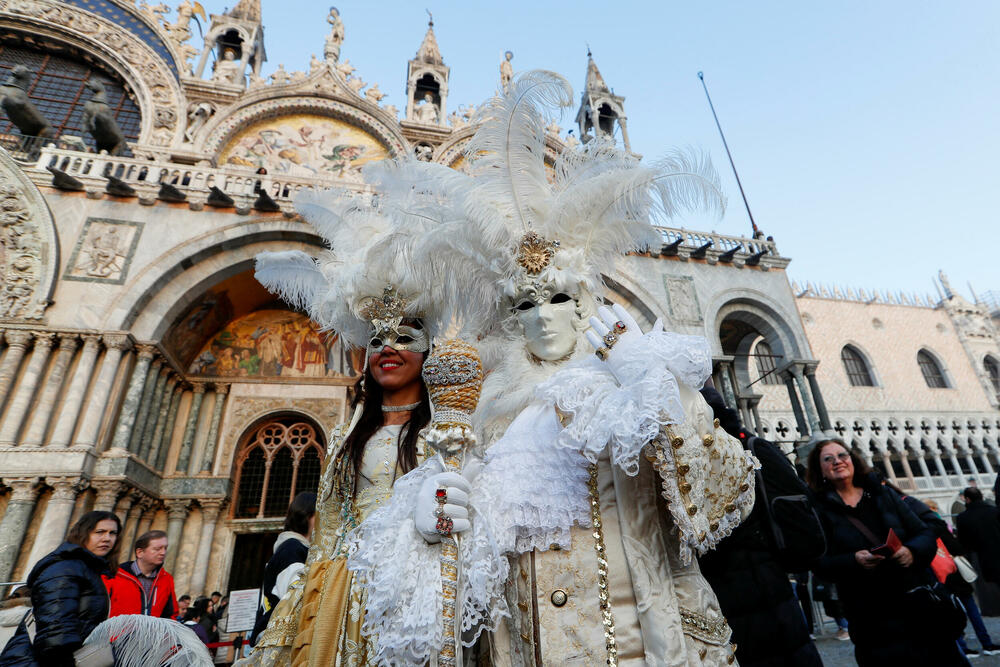 <p>Stotine hiljada gostiju svake godine dolazi u grad na sjeveru Italije radi slavlja koje traje do 21. februara</p>