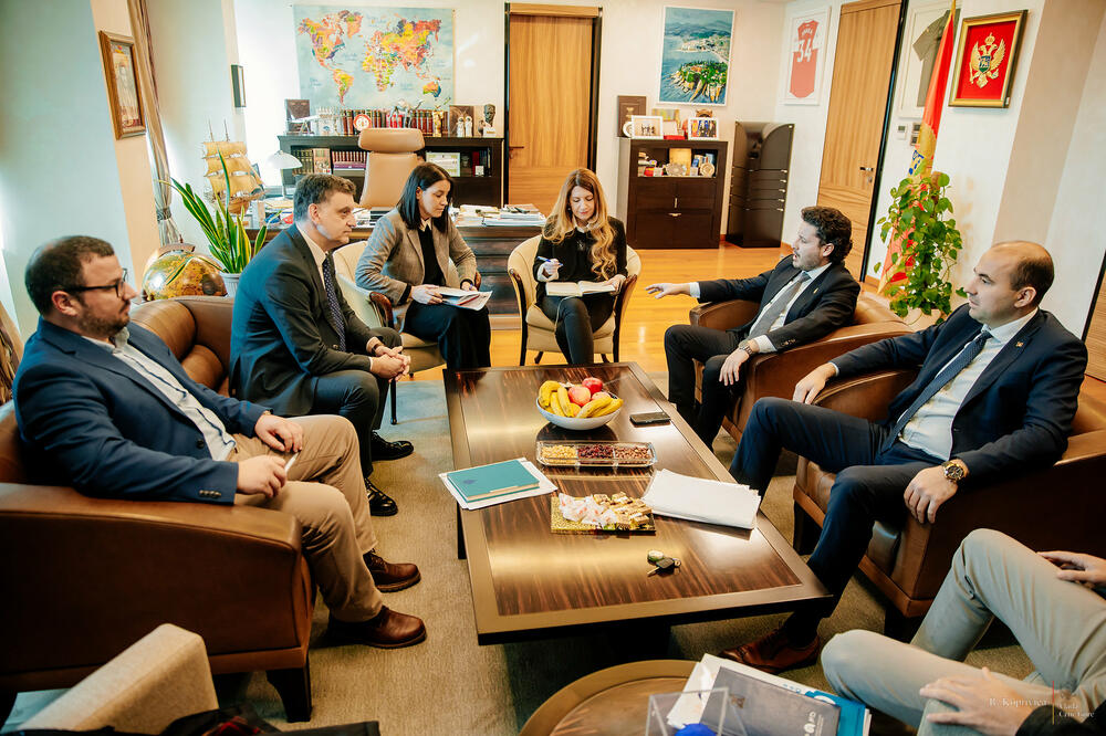 Sa sastanka, Foto: Flickr, Vlada CG