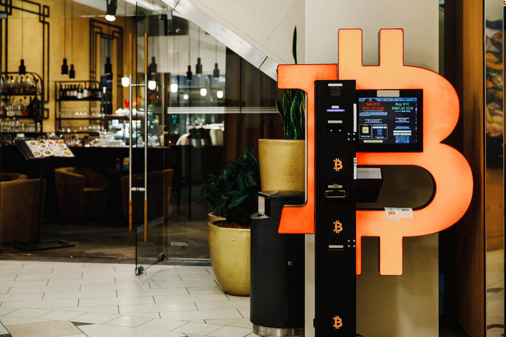 Bitkoin automat (ilustracija), Foto: Reuters