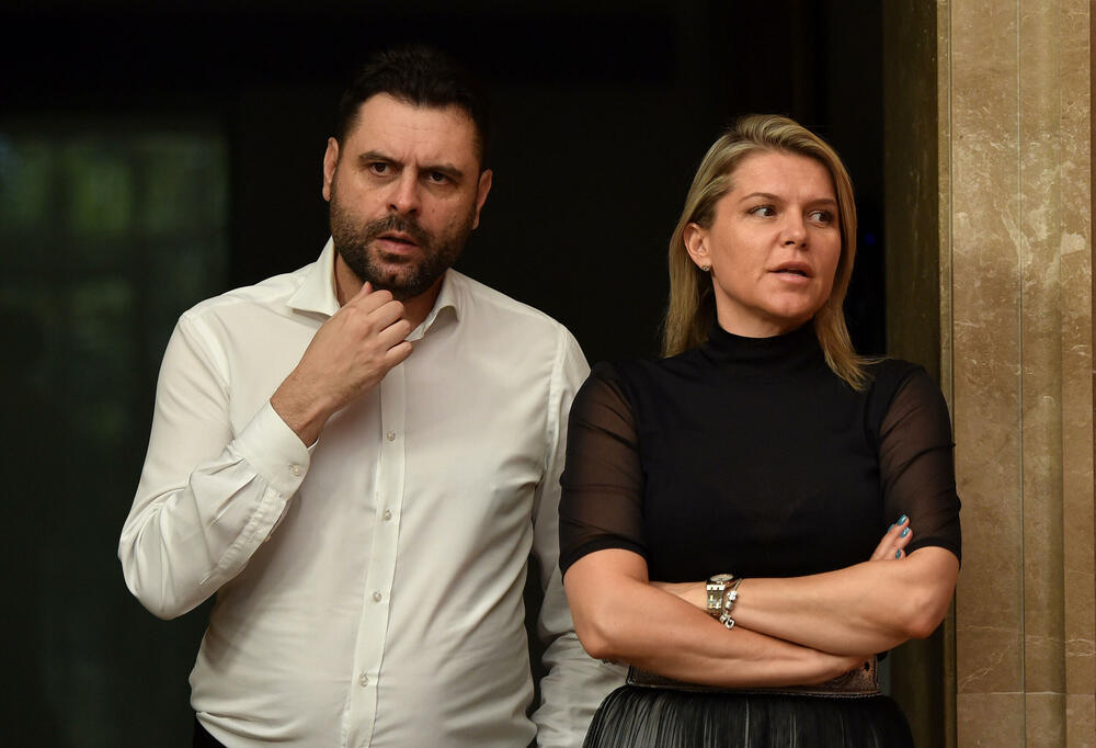 Lider PES-a dužan da demantuje sumnje zvaničnim dokumentima: Vujović i Vuksanović Stanković