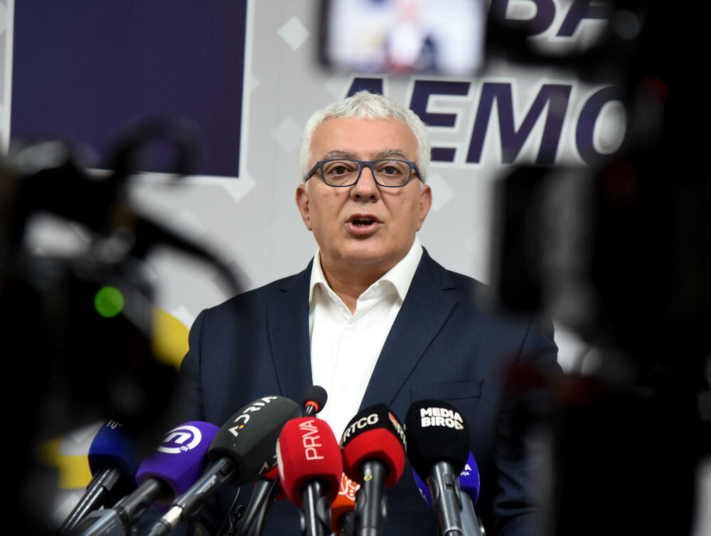 Zamjeraju mu se česti odlasci na kanabe kod Vučića: Mandić