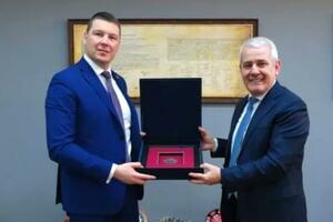 Adžić sa kosovskim ministrom: Dobrosusjedske odnose dodatno...