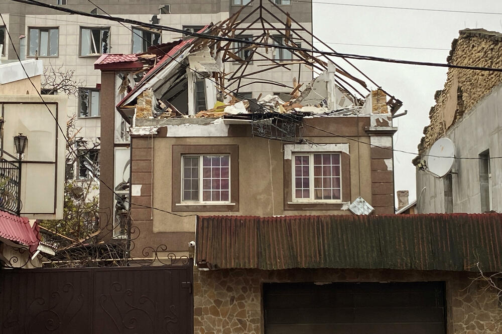 Ostaci Hotel Ninel u Hersonu, koji je pogodila ukrajinska vojska 5. oktobra, Foto: Rojters