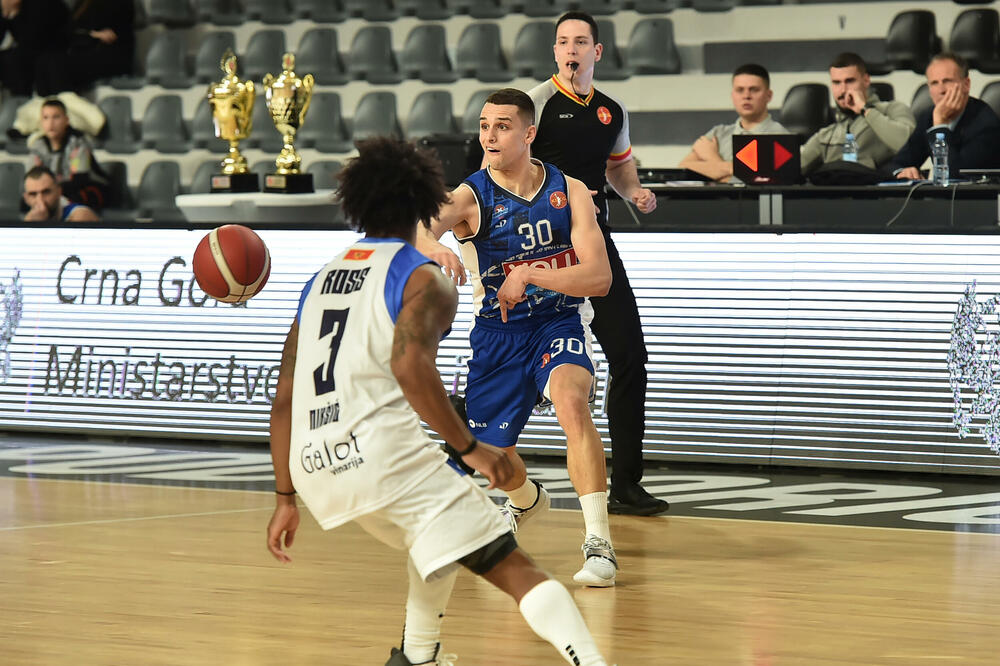 Petar Popović na večerašnjoj utakmici, Foto: KSCG