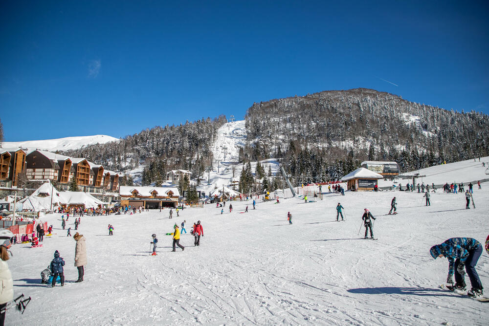 <p>Svi zainteresovani mogu sa računara ili mobilnog telefona, u svakom trenutku da vide kakvo je stanje na skijalištu.</p>