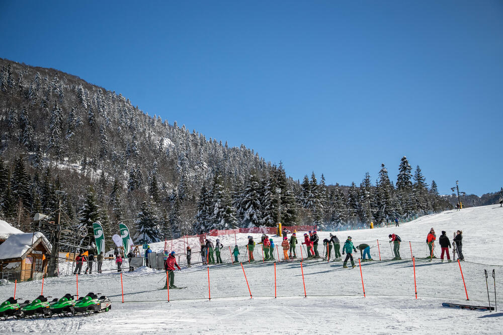 <p>Svi zainteresovani mogu sa računara ili mobilnog telefona, u svakom trenutku da vide kakvo je stanje na skijalištu.</p>