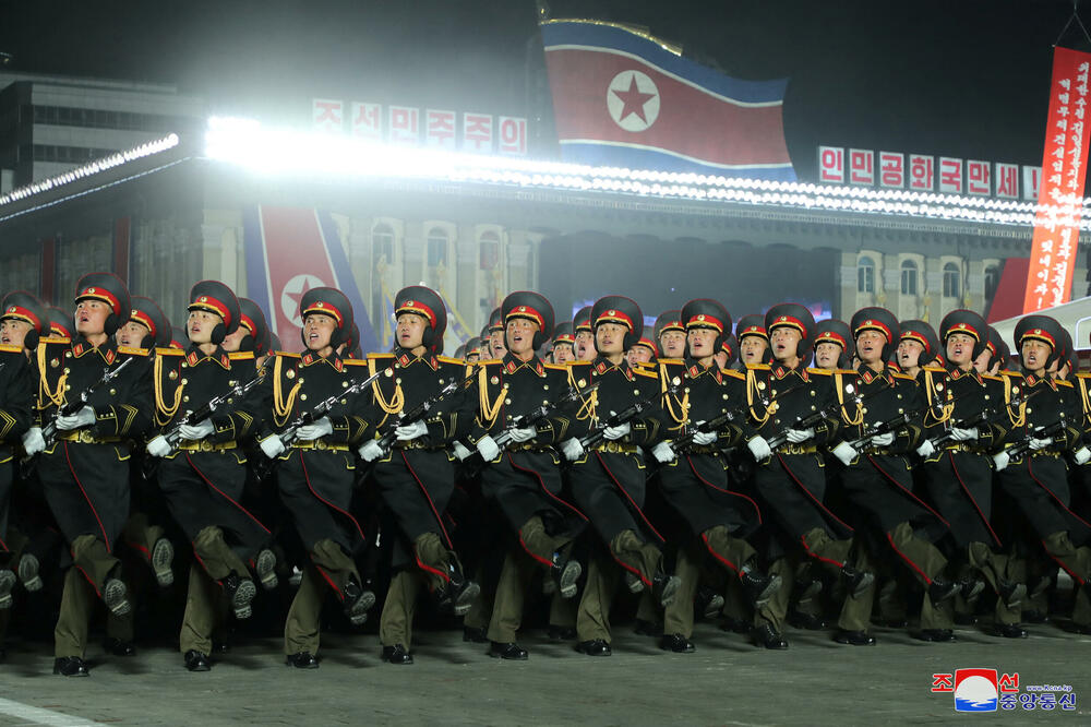 Vojska Sjeverne Koreje tokom nedavne parade u Pjongjangu, Foto: Reuters