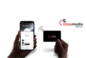 Pređite na interaktivnu stranu u kojoj komuniciraju digitalni i...